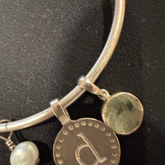 D bracelet - Picture 2 of 5